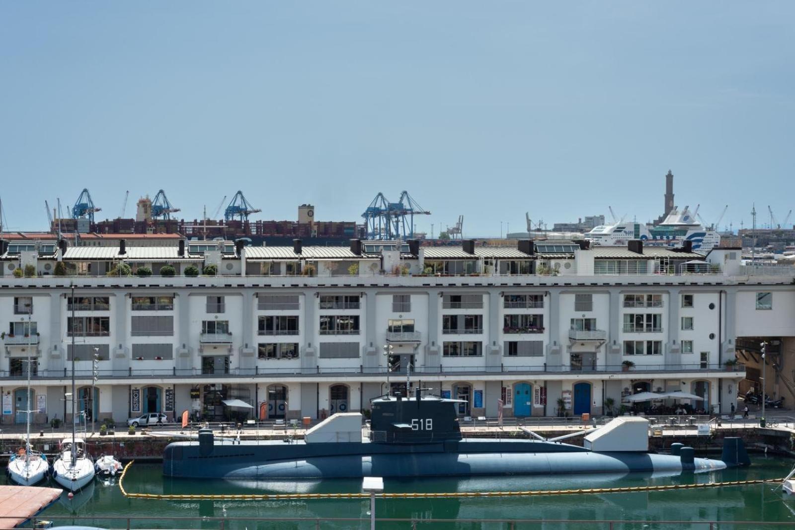 Port View Hotell Genua Exteriör bild